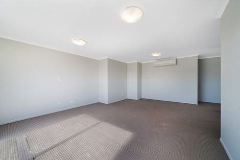 Photo of property in 7 Anna Lane, Glen Eden, Auckland, 0602