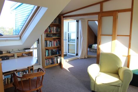 Photo of property in 19 Milne Terrace, Island Bay, Wellington, 6023