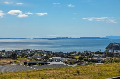 Photo of property in 1 Woodridge Drive, Stanmore Bay, Whangaparaoa, 0932