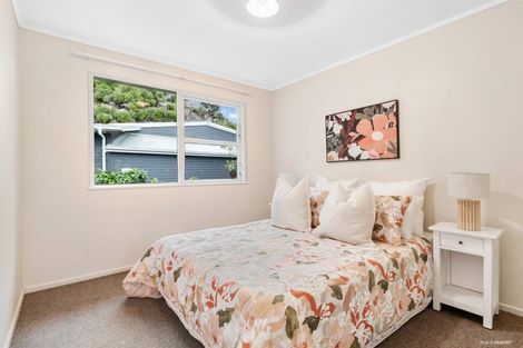 Photo of property in 22 Pendlebury Street, Green Bay, Auckland, 0604