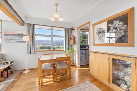 Photo of property in 9 Miriona Grove, Paekakariki, 5034