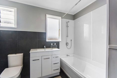 Photo of property in 16 Bettina Place, Manurewa, Auckland, 2102