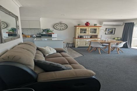 Photo of property in 8b Lee Place, Bader, Hamilton, 3206