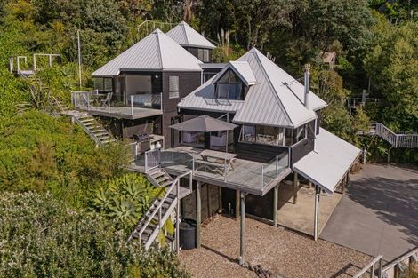 Photo of property in 5 Florence Place, Hahei, Whitianga, 3591