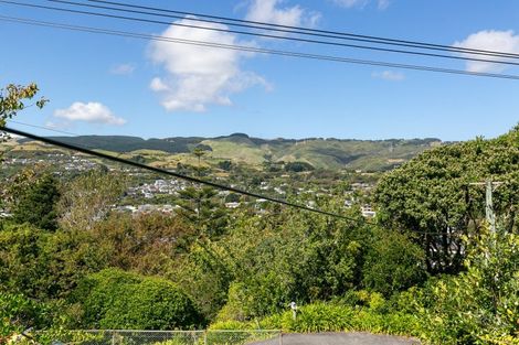 Photo of property in 16 Chester Road, Tawa, Wellington, 5028