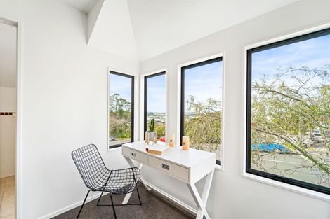 Photo of property in 1/64 Schnapper Rock Road, Schnapper Rock, Auckland, 0632