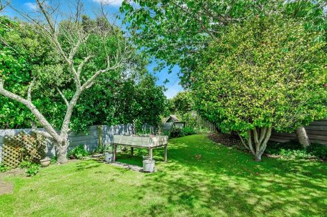 Photo of property in 290 Te Moana Road, Waikanae, 5036