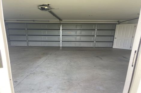 Photo of property in 43 Tawa Road, Kumeu, 0891