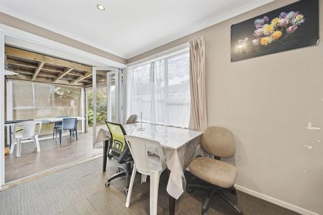 Photo of property in 4 Grande Vue Road, Papatoetoe, Auckland, 2025