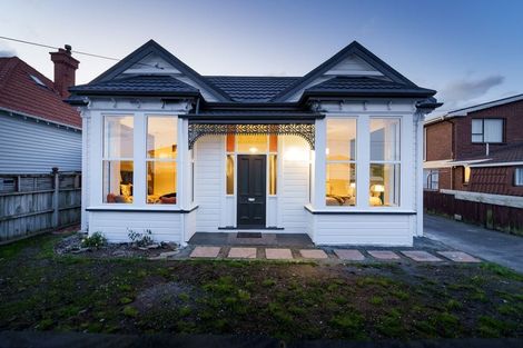 Photo of property in 92 Queens Drive, Saint Kilda, Dunedin, 9012