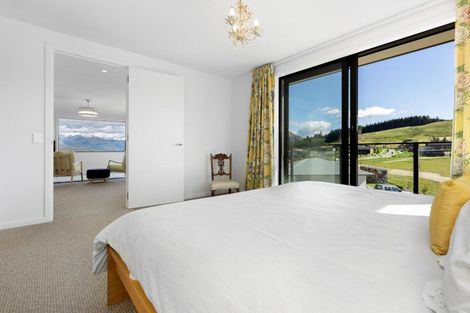 Photo of property in 18 Kotare Drive, Wanaka, 9305