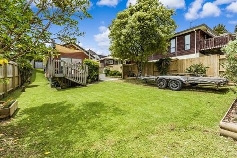 Photo of property in 3/129a Manuka Road, Bayview, Auckland, 0629