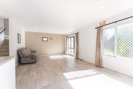 Photo of property in 5/2 Sunnydale Place, Oteha, Auckland, 0632