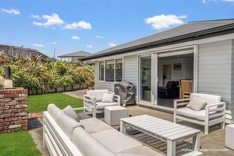 Photo of property in 33 Golf Vue Place, Castlecliff, Whanganui, 4501