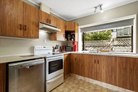 Photo of property in 28 Lansdowne Crescent, Glenview, Hamilton, 3206