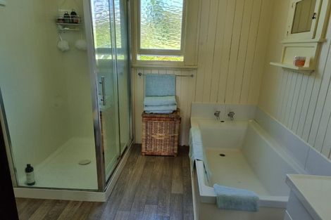 Photo of property in 7 Maungakiekie Avenue, Greenlane, Auckland, 1051