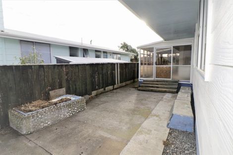 Photo of property in 21 Cross Street, Castlecliff, Whanganui, 4501