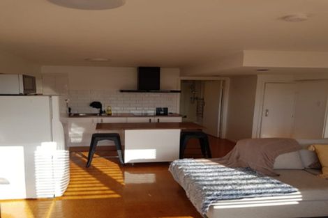 Photo of property in 5 Madison Place, Forrest Hill, Auckland, 0620