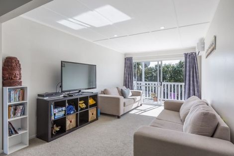 Photo of property in 1354a Whangaparaoa Road, Army Bay, Whangaparaoa, 0930