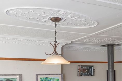 Photo of property in 122 Great South Road, Huntly, 3700