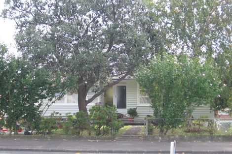 Photo of property in 3179 Great North Road, New Lynn, Auckland, 0600