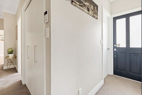 Photo of property in 119 Apu Crescent, Lyall Bay, Wellington, 6022