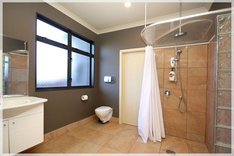 Photo of property in 49 Hartley Street, Foxton Beach, Foxton, 4815