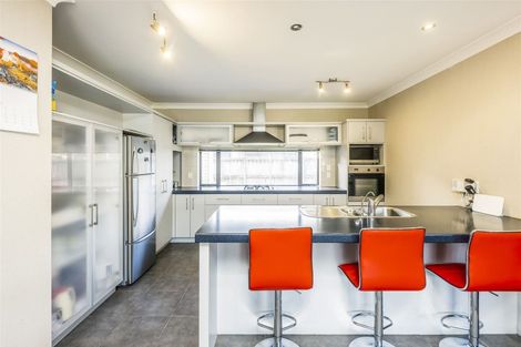 Photo of property in 18 Aberdeen Crescent, Wattle Downs, Auckland, 2103