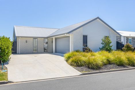 Photo of property in 27 Hiria Crescent, Papamoa Beach, Papamoa, 3118