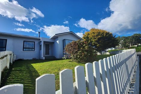 Photo of property in 28 Breakwater Road, Moturoa, New Plymouth, 4310