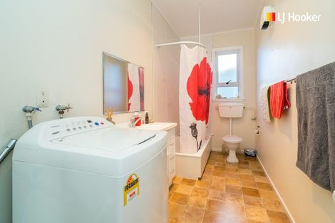 Photo of property in 23 Royal Crescent, Saint Kilda, Dunedin, 9012