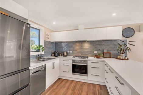 Photo of property in 99 Middlepark Road, Sockburn, Christchurch, 8042