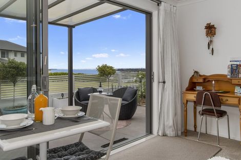 Photo of property in 28 Holyoake Terrace, Omokoroa, 3114