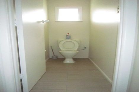 Photo of property in 206 Edmonton Road, Te Atatu South, Auckland, 0610