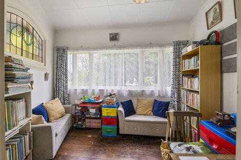 Photo of property in 18 Mills Street, Eltham, 4322