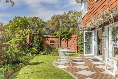 Photo of property in 76 Spencer Street, Crofton Downs, Wellington, 6035