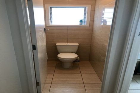 Photo of property in 1/49 Shakespeare Road, Milford, Auckland, 0620