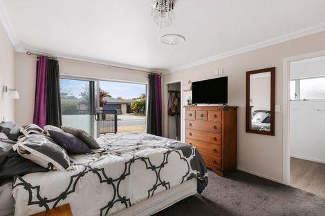 Photo of property in 10 Webb Place, Papamoa Beach, Papamoa, 3118