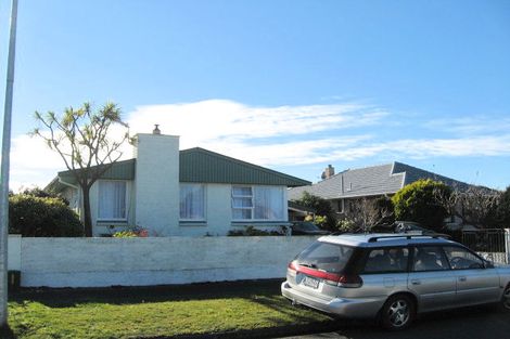 Photo of property in 25 Palmers Road, New Brighton, Christchurch, 8083