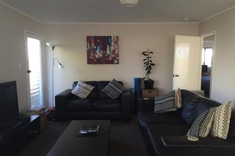 Photo of property in 2/25 Melleray Place, Randwick Park, Auckland, 2105