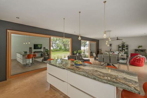 Photo of property in 6 Robinson Road, Whitianga, 3510