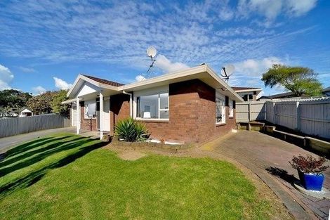 Photo of property in 2/25 Kopara Place, Clendon Park, Auckland, 2103