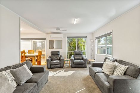 Photo of property in 6 Coey Place, Glen Eden, Auckland, 0602