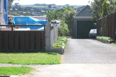 Photo of property in 2/20 Ridge Road, Waiake, Auckland, 0630
