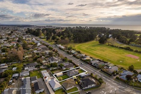 Photo of property in 330 Keyes Road, New Brighton, Christchurch, 8083