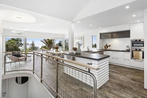 Photo of property in 38 Takahe Road, Titirangi, Auckland, 0604