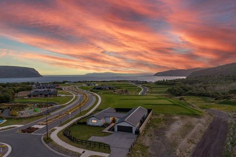 Photo of property in 2 Seven Oaks Drive, Kinloch, Taupo, 3377