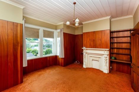 Photo of property in 6 Pendarves Street, New Plymouth, 4310