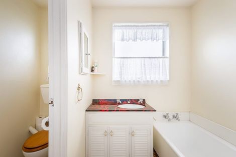 Photo of property in 2/6 Leonie Place, Aranui, Christchurch, 8061