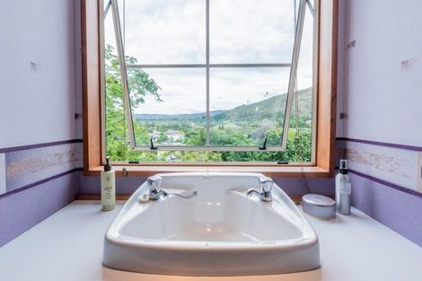 Photo of property in 2 Hazlett Street, Clyde, 9330